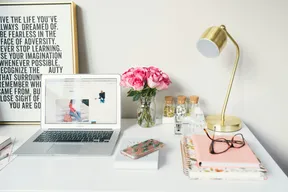 Running 'Vibe' Ads: How I Lowered My CPA by Deleting the 'Buy Now' Button